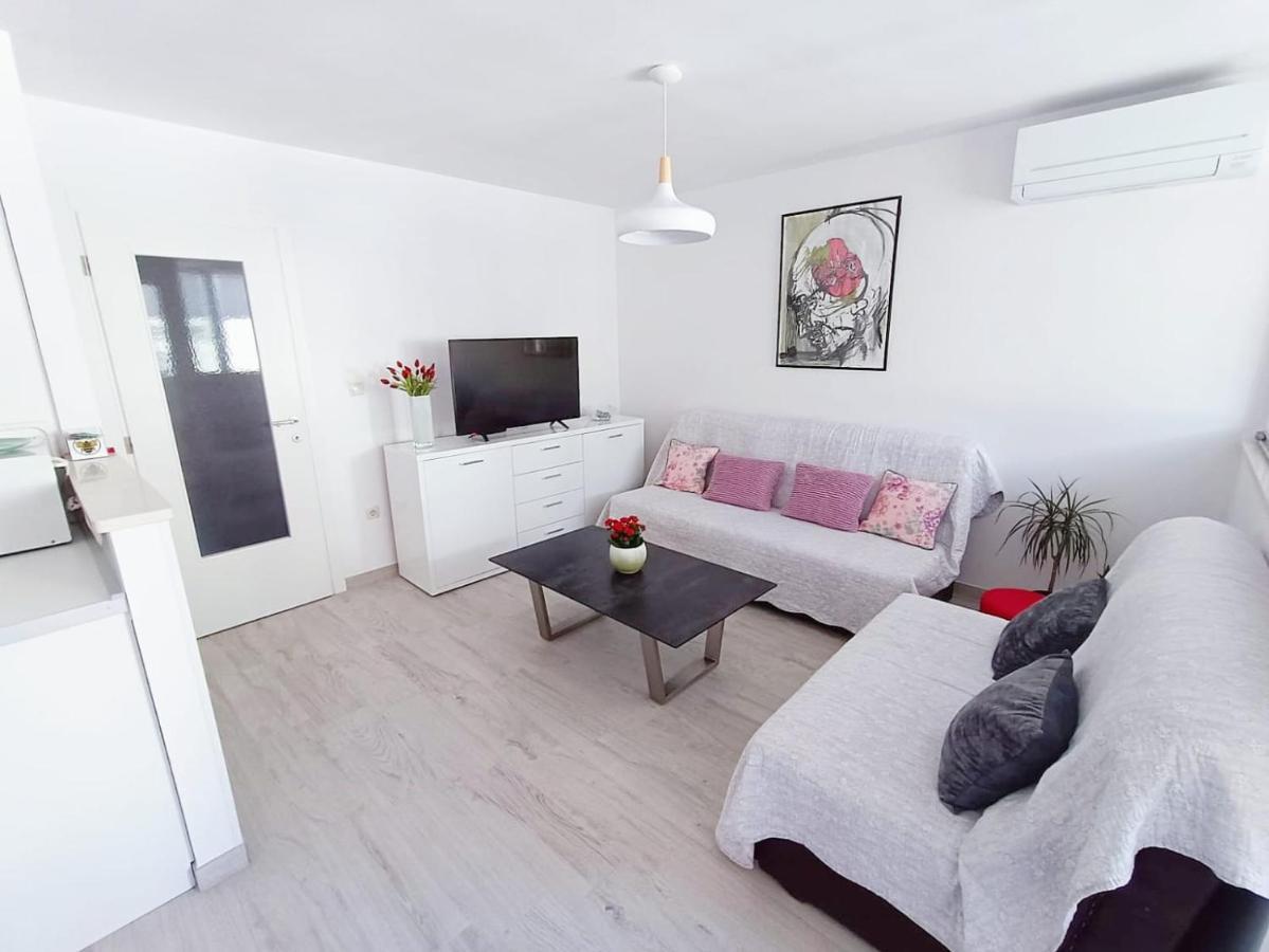 Apartment Glavaric Omis Exterior photo